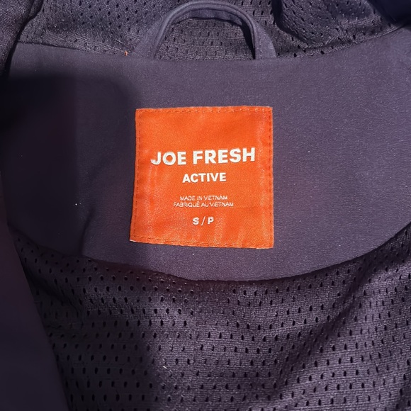 Joe Fresh raincoat/ Spring/ Fall coat. Size Small. - Picture 5 of 8